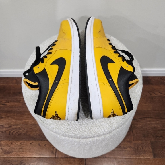 Jordan 1's Low - Picture 12 of 15